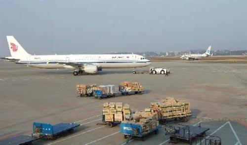 济南机场空运、机场物流公司浅谈空运货物该如何选择-货机还是客机